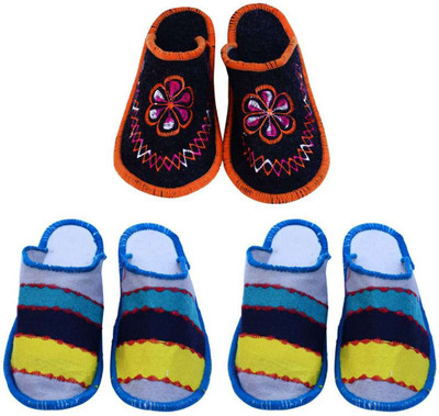 

Champaliya Slippers, Multicolor
