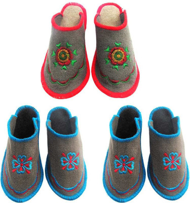 

Champaliya Slippers, Multicolor