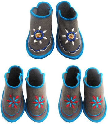 

Champaliya Slippers, Multicolor