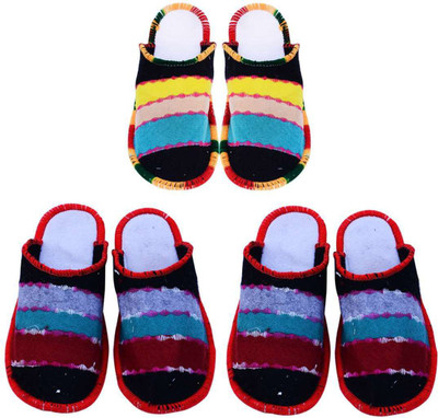 

Champaliya Slippers, Multicolor