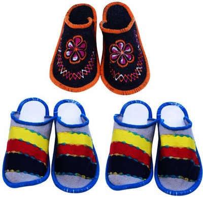 

Shilipi Perokars Slippers, Multicolor