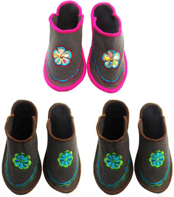 

Shilipi Perokars Slippers, Multicolor