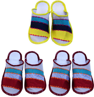 

Shree Sai Slippers, Multicolor
