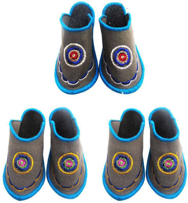 

Shree Sai Slippers, Multicolor