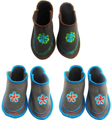 

Shilipi Perokars Slippers, Multicolor