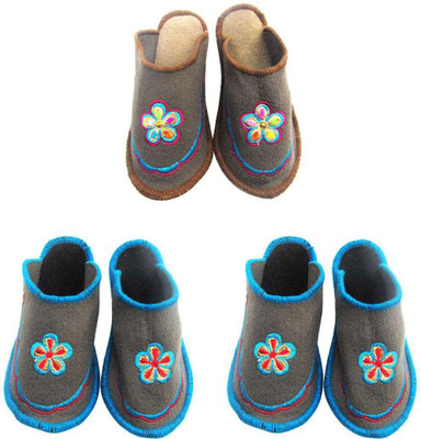 Shree Sai Slippers, Multicolor