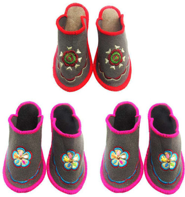 

Shilipi Perokars Slippers, Multicolor