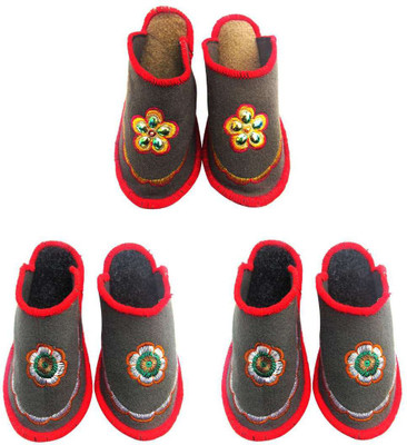 

Shilipi Perokars Slippers, Multicolor