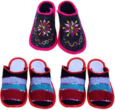 

Shilipi Perokars Slippers, Multicolor
