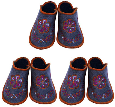 

Shilipi Perokars Slippers, Multicolor