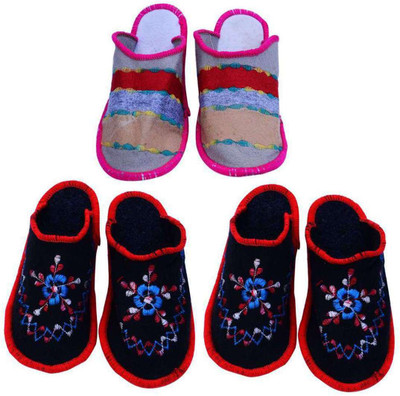 

Shilipi Perokars Slippers, Multicolor