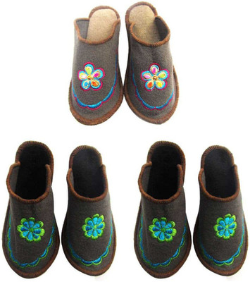 

Champaliya Slippers, Multicolor