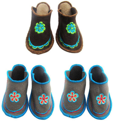 

Shilipi Perokars Slippers, Multicolor