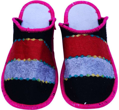 

Champaliya Slippers, Multicolor