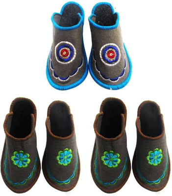 

Champaliya Slippers, Multicolor