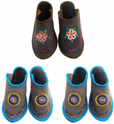 

Champaliya Slippers, Multicolor