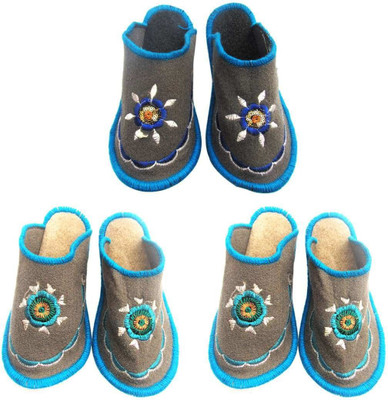 

Champaliya Slippers, Multicolor