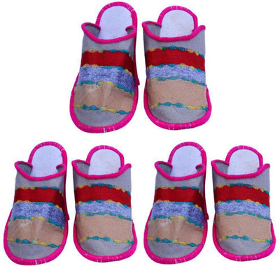 

Shree Sai Slippers, Multicolor