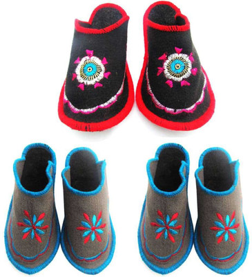 

Champaliya Slippers, Multicolor