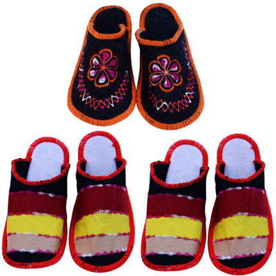 

Shree Sai Slippers, Multicolor