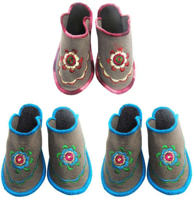

Shilipi Perokars Slippers, Multicolor