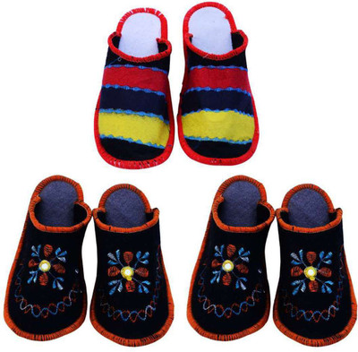 

Champaliya Slippers, Multicolor