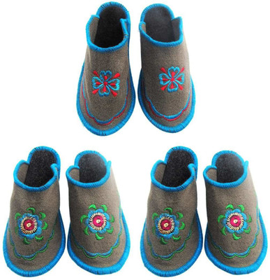 

Champaliya Slippers, Multicolor