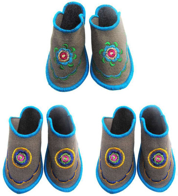 

Shilipi Perokars Slippers, Multicolor