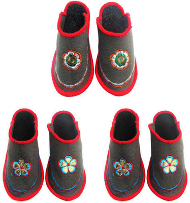 

Shilipi Perokars Slippers, Multicolor