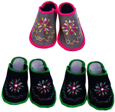 

Champaliya Slippers, Multicolor