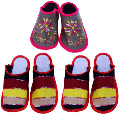 

Shree Sai Slippers, Multicolor