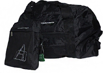 

United Colors of Benetton POUCHBAGBLK Small Travel Bag - Medium(Black)