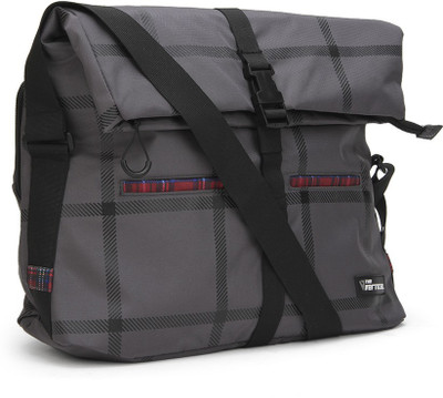 

The Vertical CHEQUERED Small Travel Bag - 32