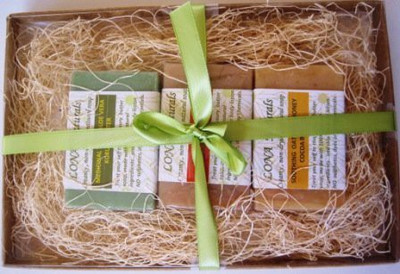 

Lona Natural Gift Set of Soaps(370 g)