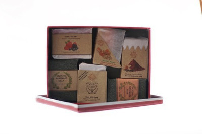 

Pratha Handmade soaps Gift Hamper(700 g, Pack of 6)