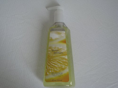 

Bath & Body Works Kitchen Lemon Anti-Bacterial Deep Cleaning Hand Soap(236 ml)