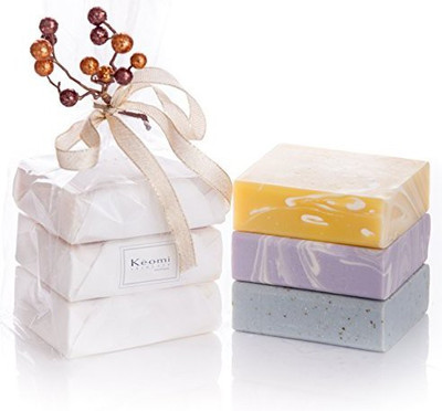 

Keomi Skincare ORGANIC HANDMADE SOAP GIFT SET - ALL NATURAL - Scented w/ Pure Aromatherapy Grade Essential Oils - 3 Full Size Bars - Comes Boxed Gift Wrapped in Cellophane w/ Satin Bow & Spring Floral Embellishment(150 ml)