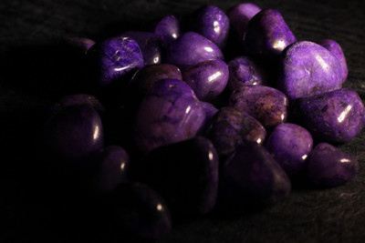 

Pebblewala PBLWLA018 Polished Asymmetrical Onyx Pebbles(Purple 980 g)