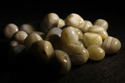 

Pebblewala PBLWLA023 Polished Asymmetrical Onyx Pebbles(White 980 g)