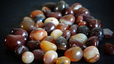 

Pebblewala PBLWLA024 Polished Asymmetrical Onyx Pebbles(Pink 980 g)