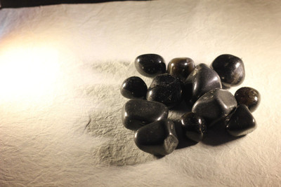 

Pebblewala PBLWLA009 Polished Asymmetrical Onyx Pebbles(Black 980 g)