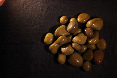 

Pebblewala PBLWLA008 Polished Asymmetrical Onyx Pebbles(Brown 980 g)