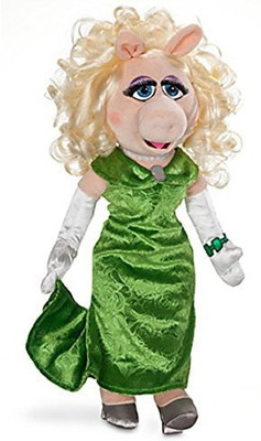 

The Muppets Most Wanted Exclusive 19 Inch Plush Miss Piggy [Green Dress](Green)