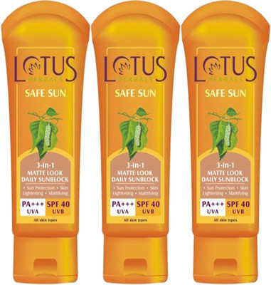 

Lotus 3 in 1 Matte Look Daily Sun Block - SPF 40 PA+++(300 g)