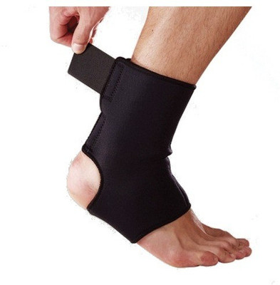 

HE Retail Adjustable Neoprene Ankle Support, Black
