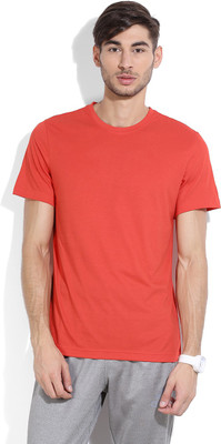 

REEBOK Solid Men's Round Neck Red T-Shirt, Mot red