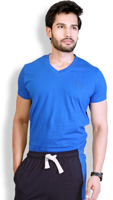 61% OFF on LUCfashion Solid Men's V-neck Blue T-Shirt 61% OFF on LUCfashion Solid Men's V-neck Blue T-Shirt