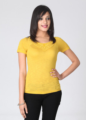 

Cherokee Solid Women's Round Neck Yellow T-Shirt, 230253871