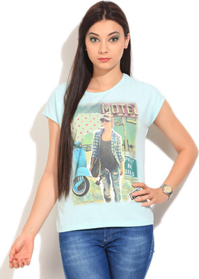

United Colors of Benetton. Graphic Print Women's Round Neck Blue T-Shirt, 902