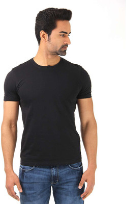 

Flying Machine Solid Men's Round Neck Black T-Shirt